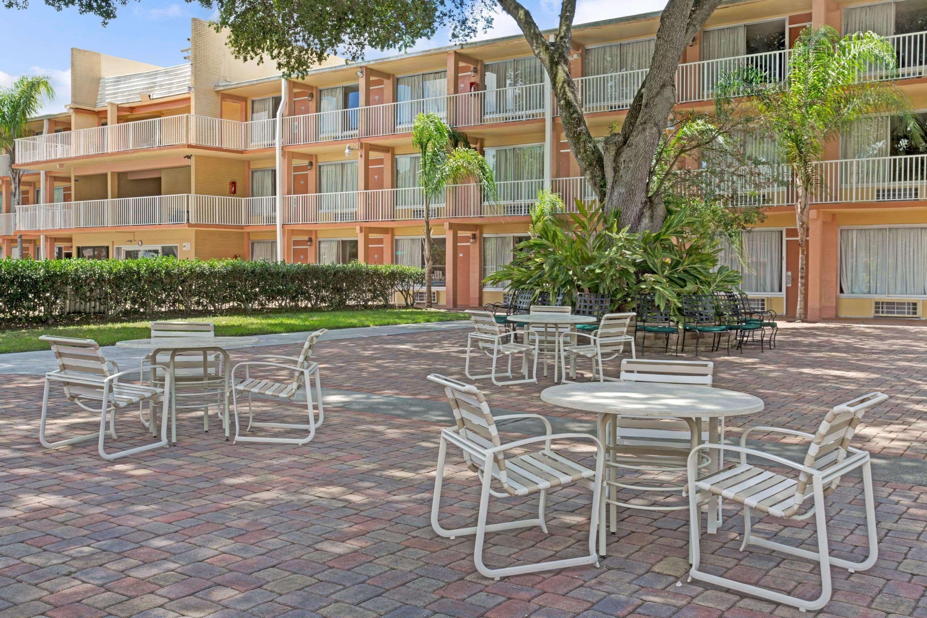 Howard Johnson By Wyndham Tropical Palms Kissimmee Kültér fotó
